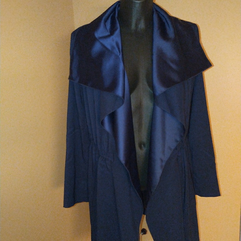*Sold* Lilly Pulitzer Valeria Dress Coat True Navy - Picture 4 of 6